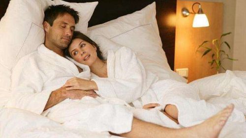 夫妻分房睡有什么危害 本文分享分房睡的五种危害