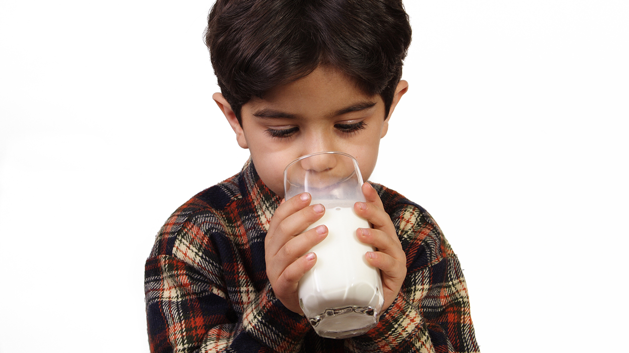 小孩喝牛奶拉肚子怎么办 喝牛奶拉肚子是何原因
